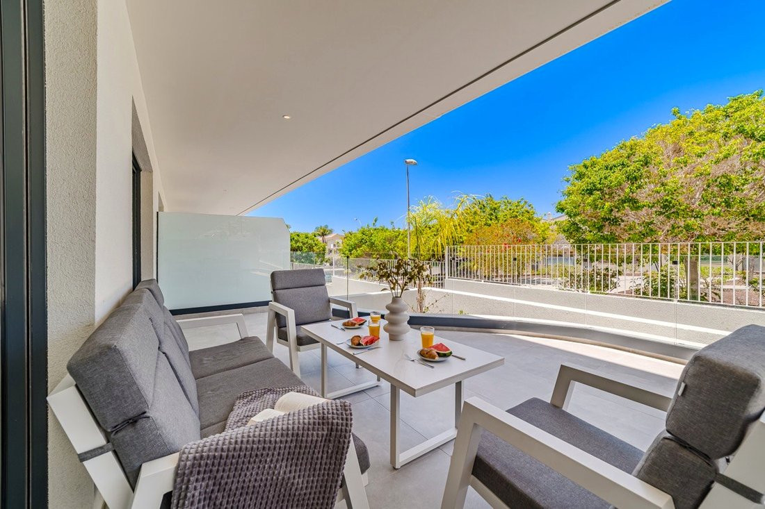 Тераса апартаментів з видом на океан, Тенеріфе